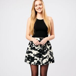 Ann Taylor Loft Women’s Skirt Size 8 Black White Floral NWT